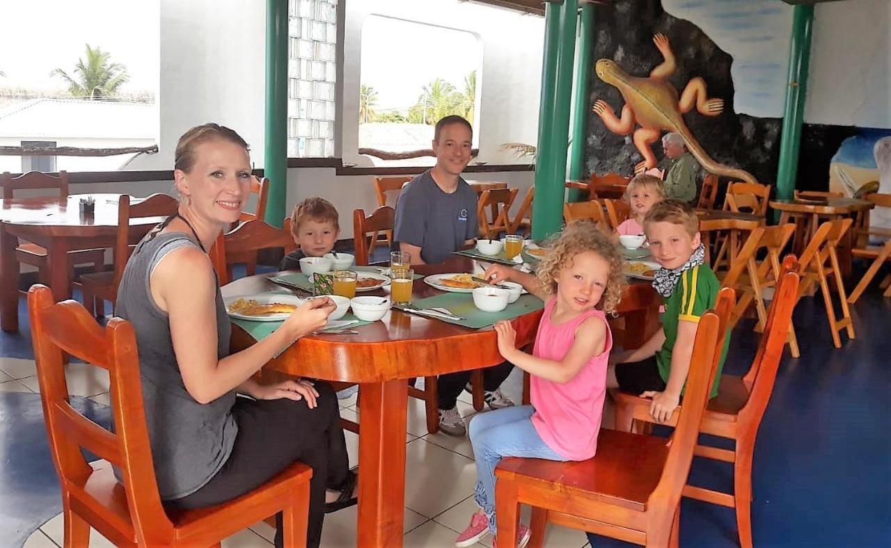 Hotel Coloma Galapagos Puerto Ayora  Dış mekan fotoğraf